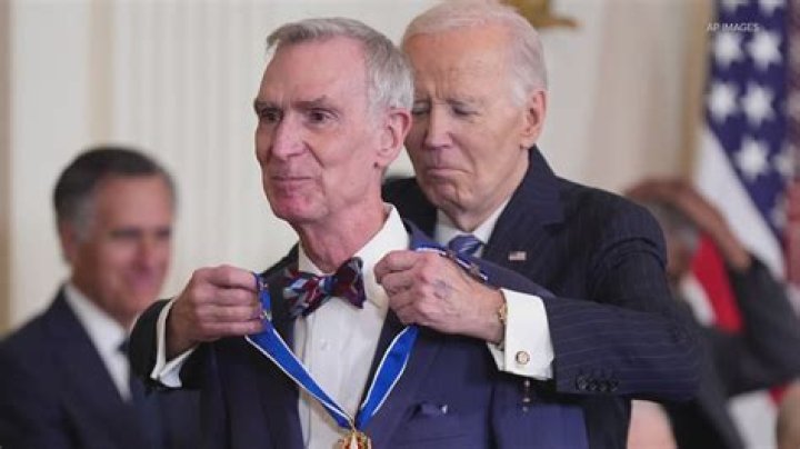 Unveiling The Cultural Impact Of "Bill Nye And SZA Kissing"